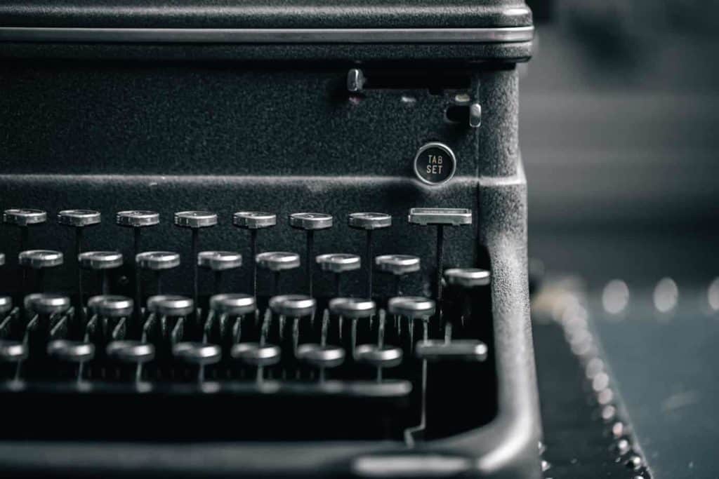 heavy antique typewriter 4460x4460